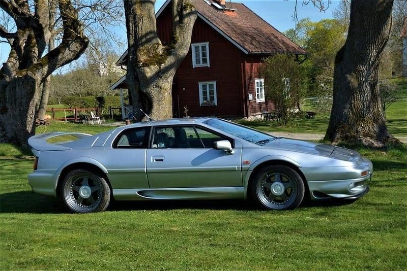 Begagnad Lotus Esprit 475 HK (349 kW) 1996 Silver met/black leather Sportkupé