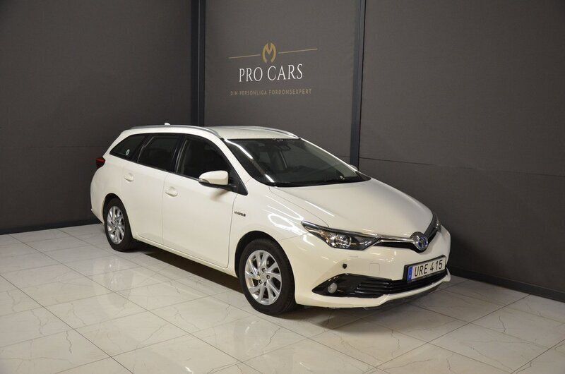 Vit Begagnad 2016 Toyota Auris Touring Sports Active Kombi | 134 900 kr (Marknadspris) - Bild 1/4