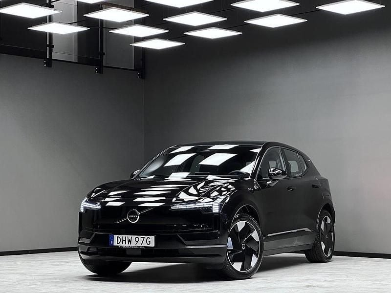 Svart Begagnad 2024 Volvo EX30 Ultra SUV | 369 900 kr (Bra pris) - Bild 1/2