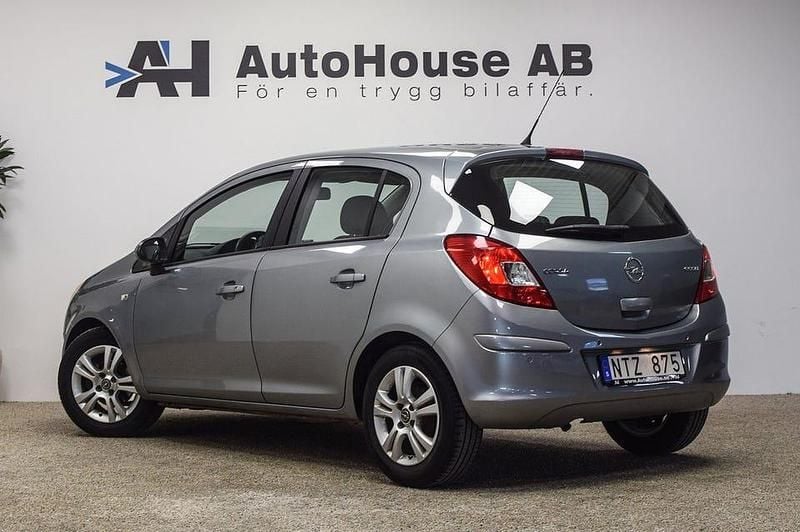 Begagnad Opel Corsa Enjoy 86 HK (63 kW) 2011 Grå Halvkombi