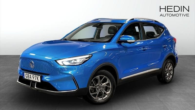 Blå (blue) Begagnad 2021 MG ZS Luxury Sedan | 244 900 kr (Bra pris) - Bild 1/4