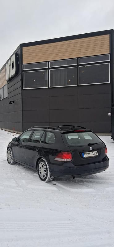 Begagnad VW Golf VI 105 HK (77 kW) 2010 Halvkombi