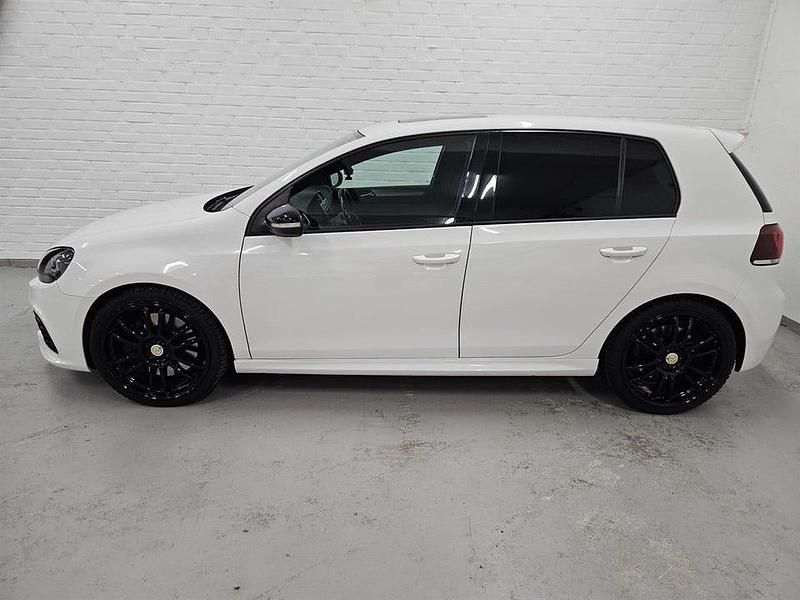 Begagnad VW Golf VI R 271 HK (199 kW) 2010 Vit Halvkombi