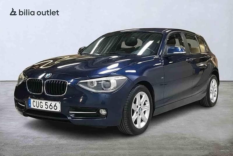 Blå Begagnad 2013 BMW 118 Halvkombi | 89 900 kr (Marknadspris) - Bild 1/1