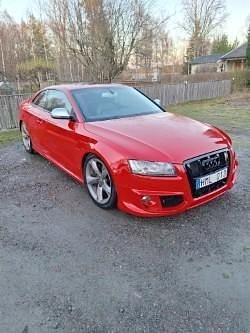 Röd Begagnad 2009 Audi A5 Comfort Sportkupé | 135 000 kr - Bild 1/4