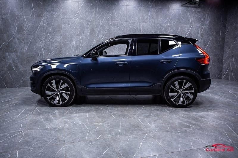 Begagnad Volvo XC40 R-Design 211 HK (155 kW) 2022 Blå SUV