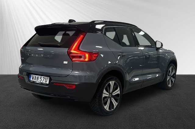 Begagnad Volvo XC40 Plus 175 kW (238 HK) 2023 Grå SUV