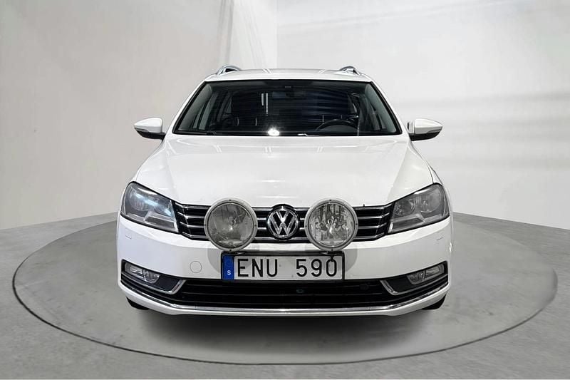 Begagnad VW Passat 140 HK (102 kW) 2013 Vit Kombi