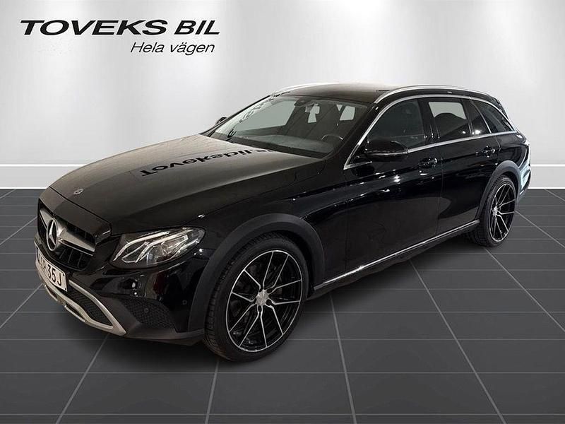Svart Begagnad 2020 Mercedes E220 Kombi | 349 900 kr - Bild 1/4