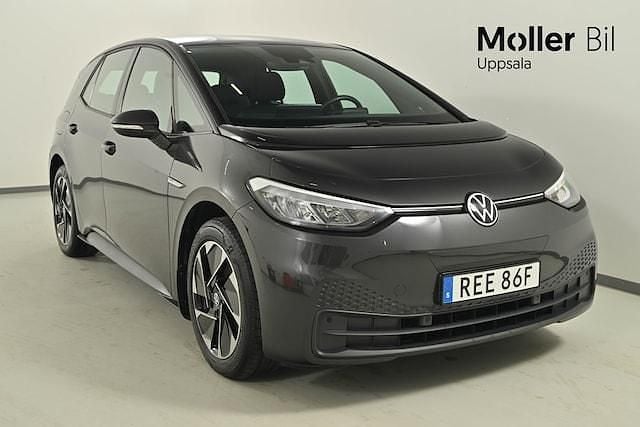 Mörkgrå (mangan grey metallic blac) Begagnad 2022 VW ID.3 Pro Performance Halvkombi | 259 900 kr (Superpris) - Bild 1/4