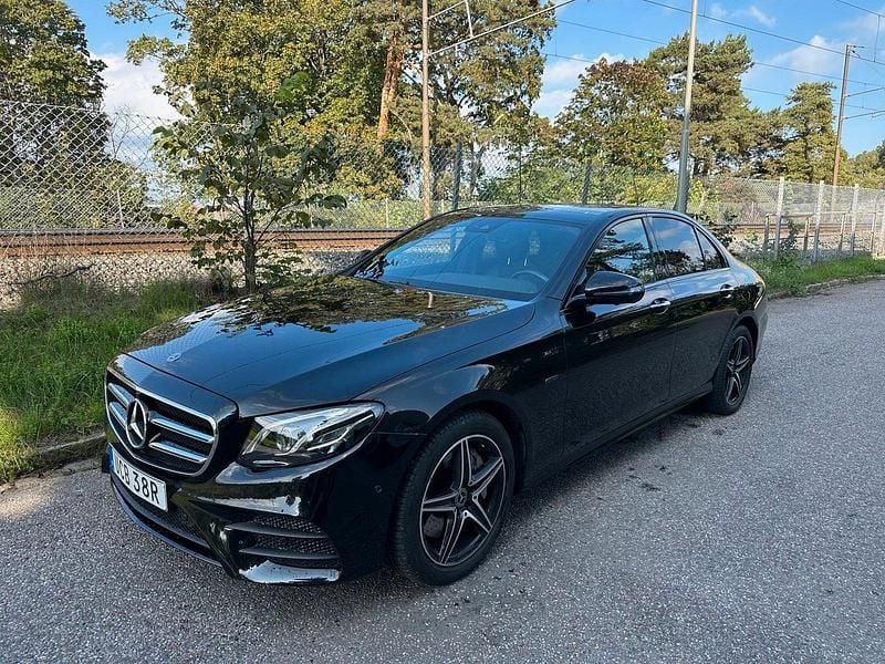 Svart Begagnad 2020 Mercedes E300 AMG line Sedan | 389 000 kr (Marknadspris) - Bild 1/4