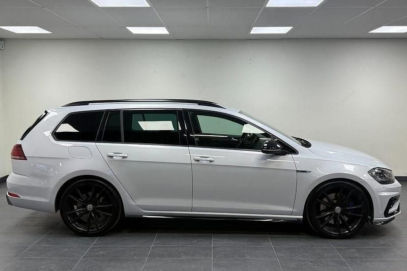 Begagnad VW Golf VII R 310 HK (228 kW) 2017 Ljusgrå Kombi