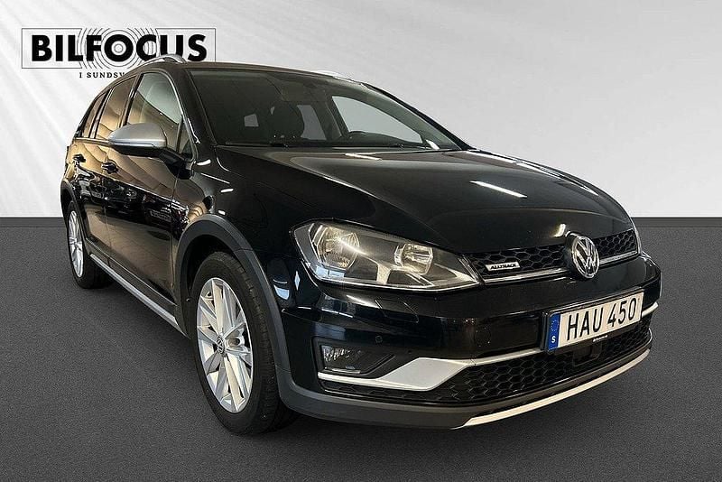Svart Begagnad 2015 VW Golf Alltrack Kombi | 159 000 kr (Marknadspris) - Bild 1/4