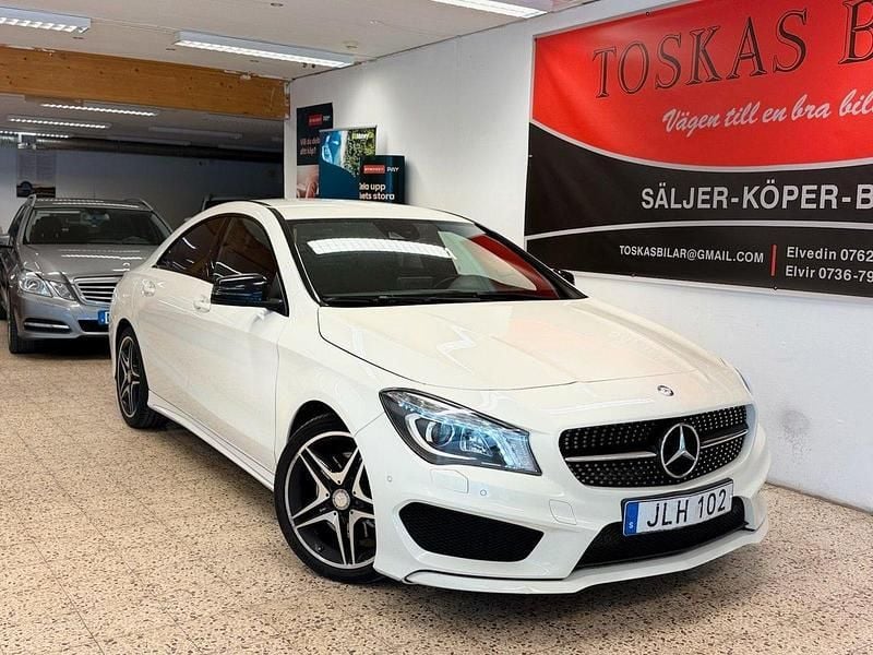 Vit Begagnad 2015 Mercedes CLA220 AMG Sedan | 209 500 kr (Marknadspris) - Bild 1/4