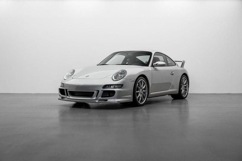 Silver Begagnad 2007 Porsche 911 Carrera S Sportkupé | 779 000 kr (Dyr) - Bild 1/4