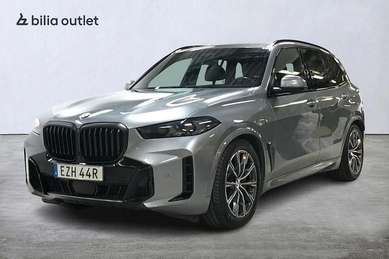Grå Begagnad 2023 BMW X5 M Sport SUV | 749 900 kr (Dyr) - Bild 1/3