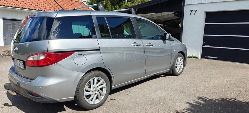 Grå Begagnad 2011 Mazda 5 Minibuss | 50 000 kr (Superpris) - Bild 1/4