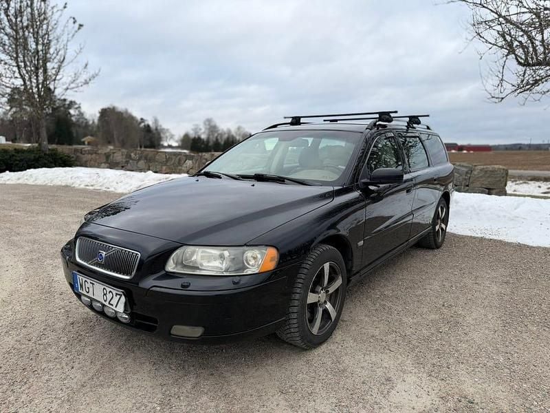 Begagnad 2005 Volvo V70 Kombi | 29 900 kr (Marknadspris) - Bild 1/4
