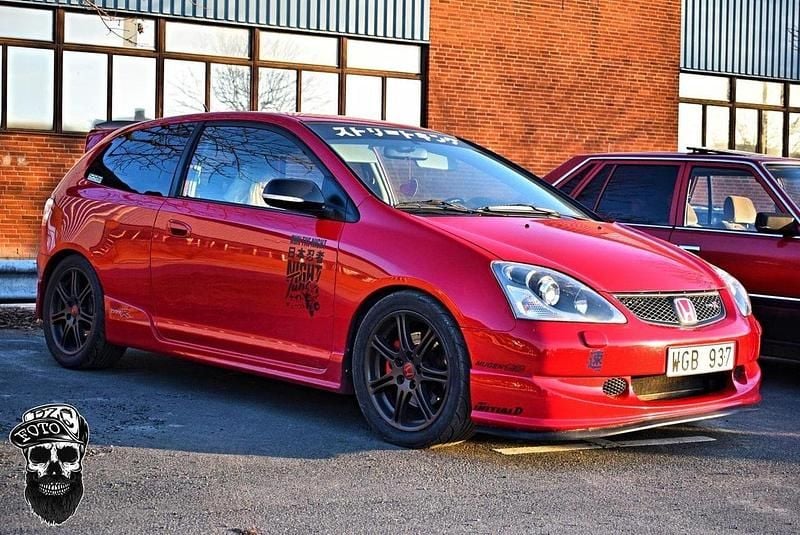 Röd Begagnad 2005 Honda Civic Type R Halvkombi | 99 900 kr (Lite dyr) - Bild 1/4