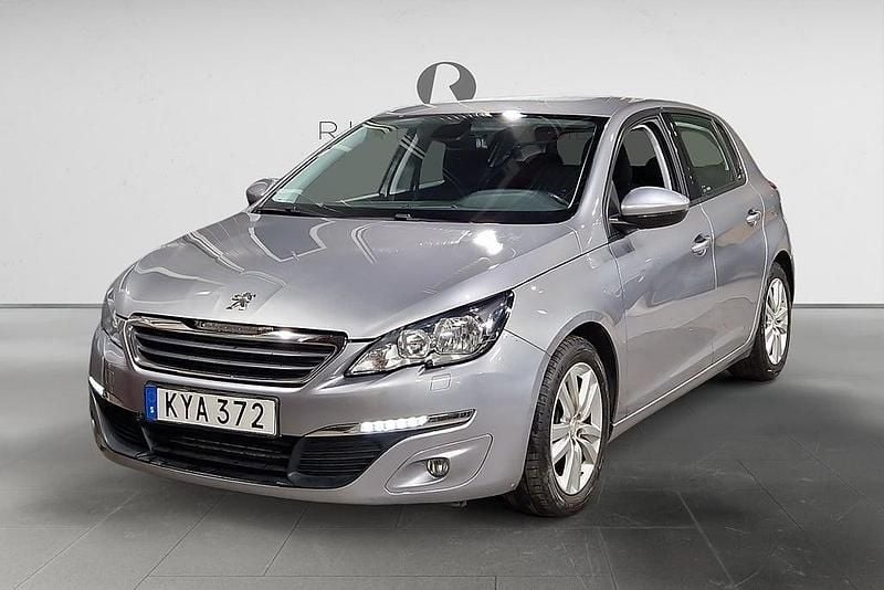 Grå Begagnad 2015 Peugeot 308 Active Halvkombi | 104 900 kr (Marknadspris) - Bild 1/3