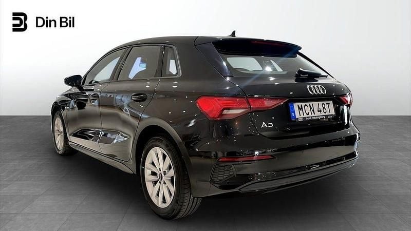 Begagnad Audi A3 Proline 150 HK (110 kW) 2023 Brilliantsvart Sedan
