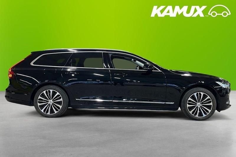 Begagnad Volvo V90 Core 350 HK (257 kW) 2023 Svart Kombi