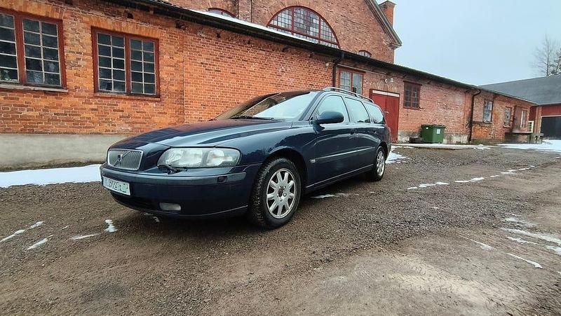 Begagnad 2001 Volvo V70 Kombi | 16 000 kr (Marknadspris) - Bild 1/4