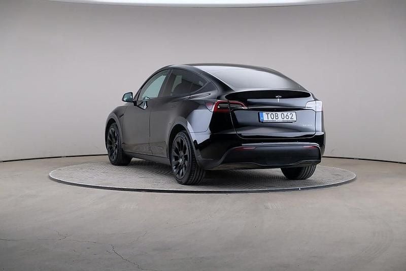 Begagnad Tesla Model Y Long Range AWD 378 kW (514 HK) 2022 Svart SUV