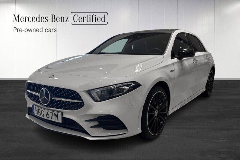 Vit (white) Begagnad 2020 Mercedes A250 AMG Line Premium Plus Halvkombi | 289 900 kr - Bild 1/4