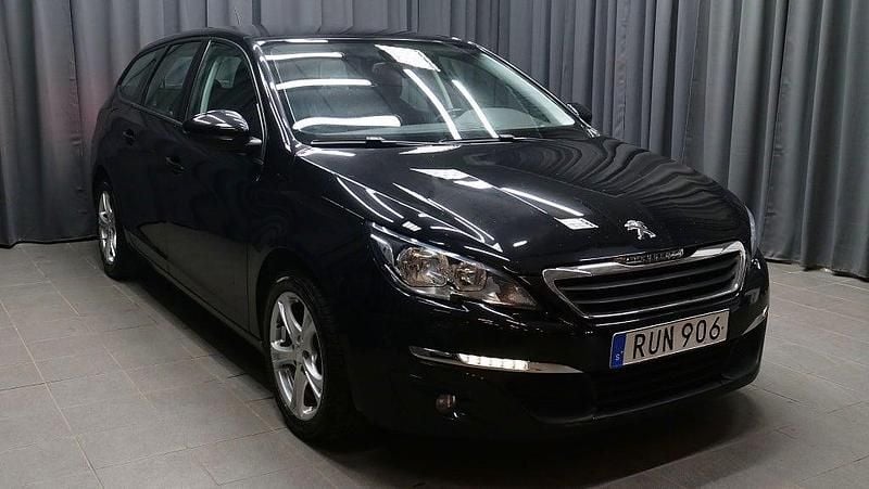 Begagnad Peugeot 308 SW 131 HK (96 kW) 2015 Svart Kombi