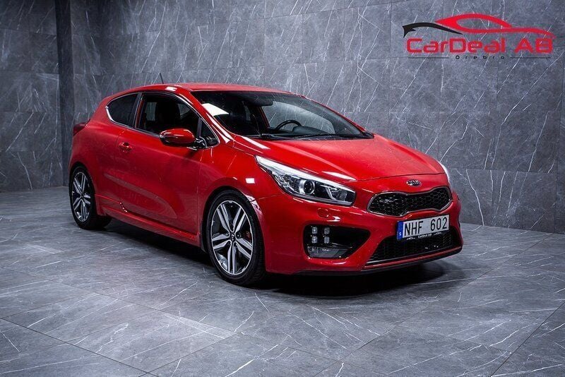 Röd Begagnad 2013 Kia Ceed GT 2 Halvkombi | 103 800 kr (Marknadspris) - Bild 1/4