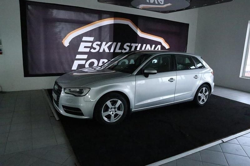 Begagnad Audi A3 Attraction 150 HK (110 kW) 2014 Silver