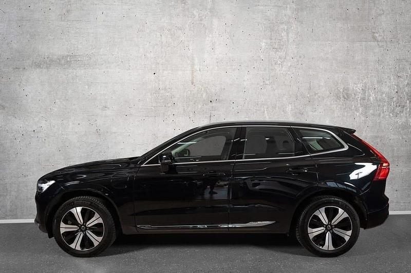 Begagnad Volvo XC60 Plus 355 HK (261 kW) 2023 Svart SUV