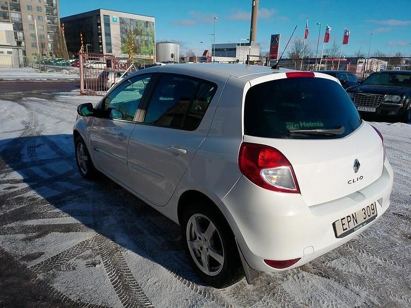 Begagnad Renault Clio R.S. 75 HK (55 kW) 2012 Vit Halvkombi