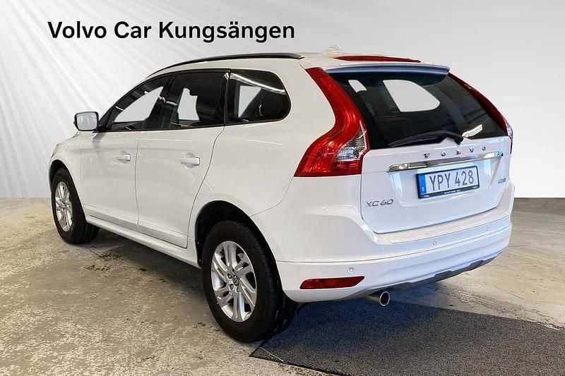 Begagnad Volvo XC60 Kinetic 150 HK (110 kW) 2017 Vit SUV
