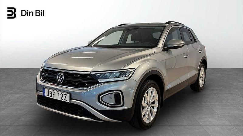 Silver (pyrit silver metallic) Begagnad 2025 VW T-Roc Edition SUV | 314 900 kr (Lite dyr) - Bild 1/4