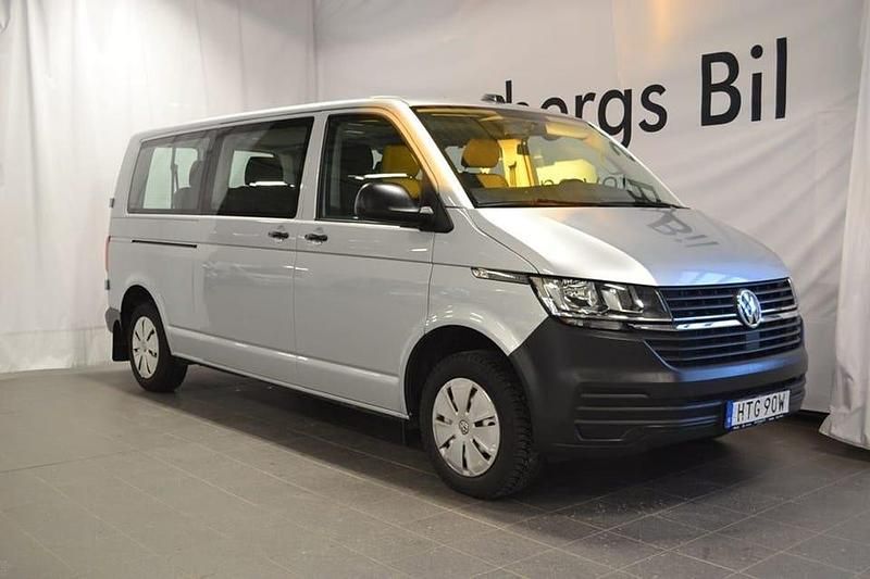 Silver Begagnad 2020 VW Caravelle Minibuss | 389 000 kr (Superpris) - Bild 1/4