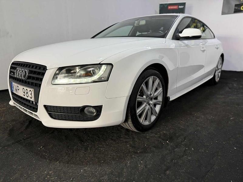 Vit Begagnad 2011 Audi A5 Sportback Halvkombi | 69 000 kr (Marknadspris) - Bild 1/4