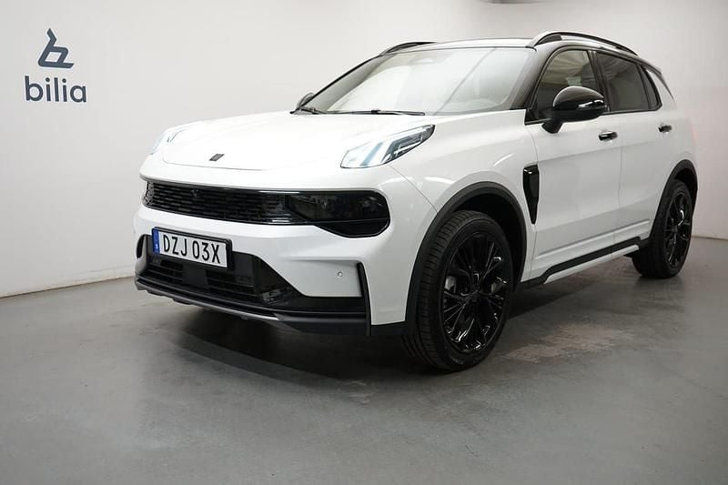 Vit Begagnad 2024 Lynk & Co 01 SUV | 449 900 kr - Bild 1/3
