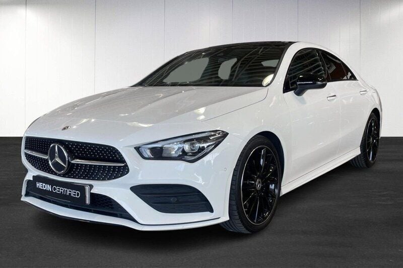 Vit (white) Begagnad 2022 Mercedes CLA220 AMG line Sedan | 349 900 kr (Bra pris) - Bild 1/4