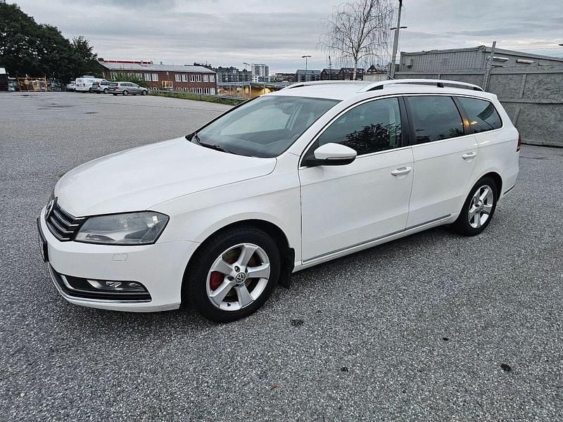 Vit Begagnad 2012 VW Passat GT Kombi | 89 900 kr (Marknadspris) - Bild 1/4