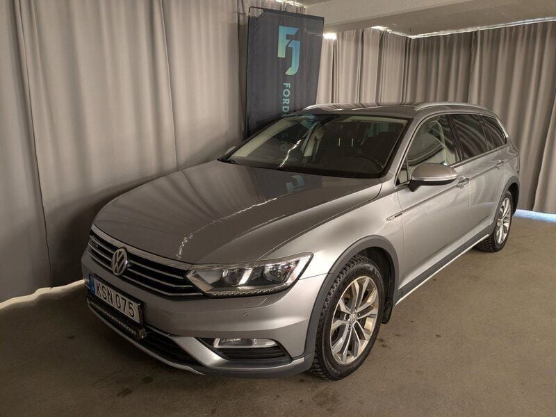 Silver Begagnad 2018 VW Passat Alltrack S Kombi | 194 900 kr (Marknadspris) - Bild 1/4