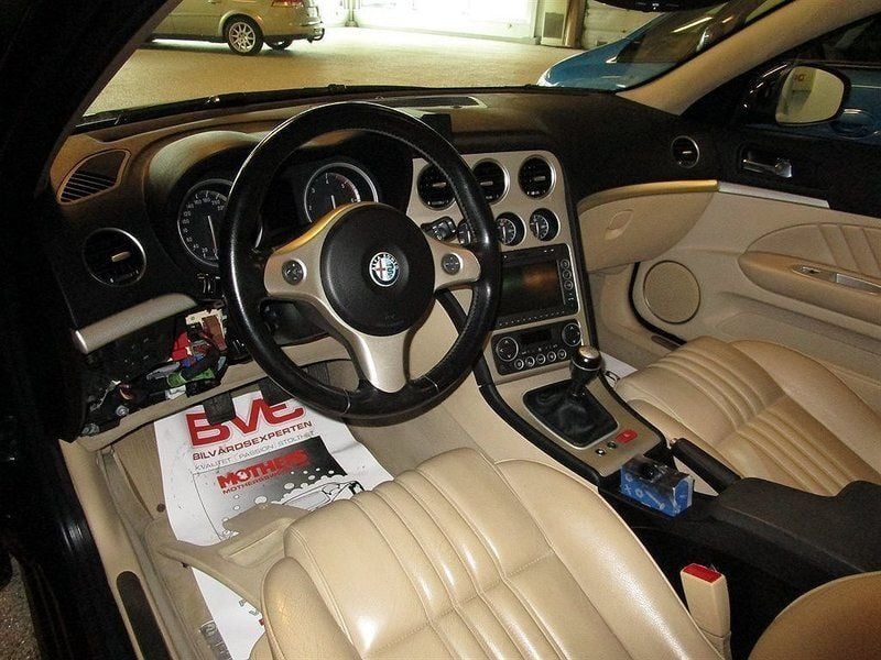 Begagnad Alfa Romeo 159 200 HK (147 kW) 2006 Svart Sedan