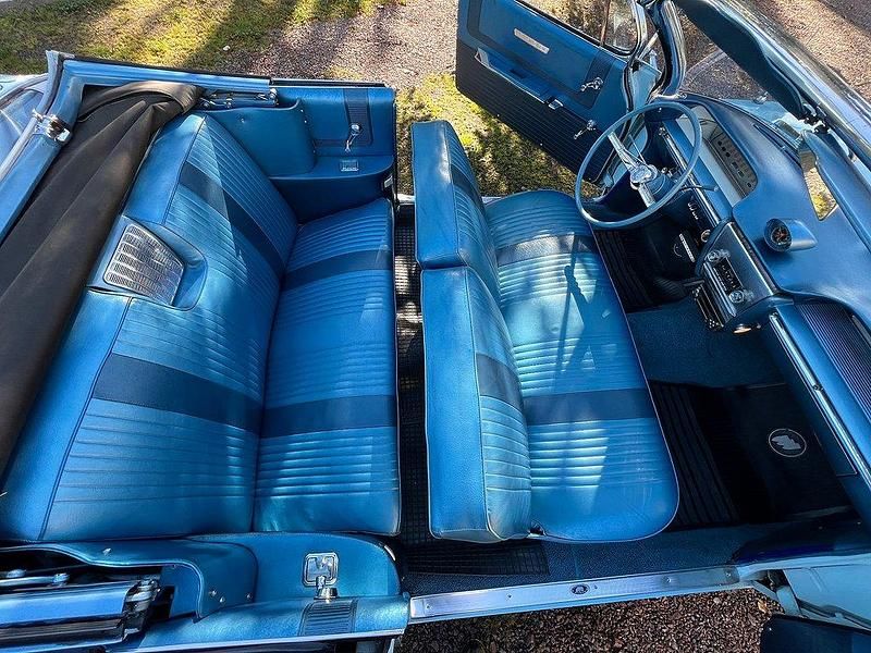 Begagnad Buick Le Sabre 250 HK (183 kW) 1961 Bimini blue Sedan