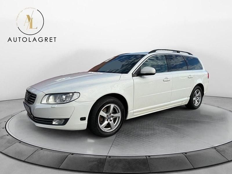 Vit Begagnad 2015 Volvo V70 Momentum Kombi | 124 900 kr (Marknadspris) - Bild 1/4