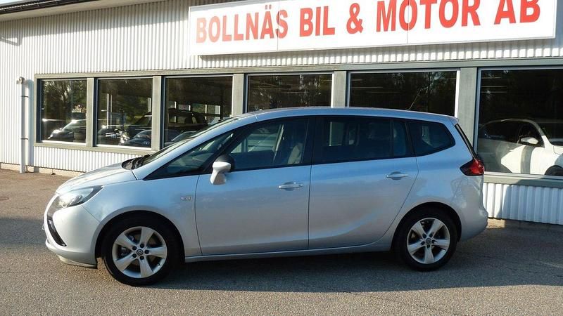Begagnad Opel Zafira Tourer Enjoy 141 HK (103 kW) 2015 Grå Minibuss