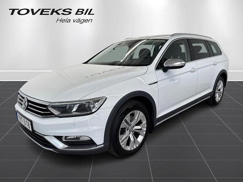Vit Begagnad 2016 VW Passat Alltrack Kombi | 199 900 kr (Marknadspris) - Bild 1/4