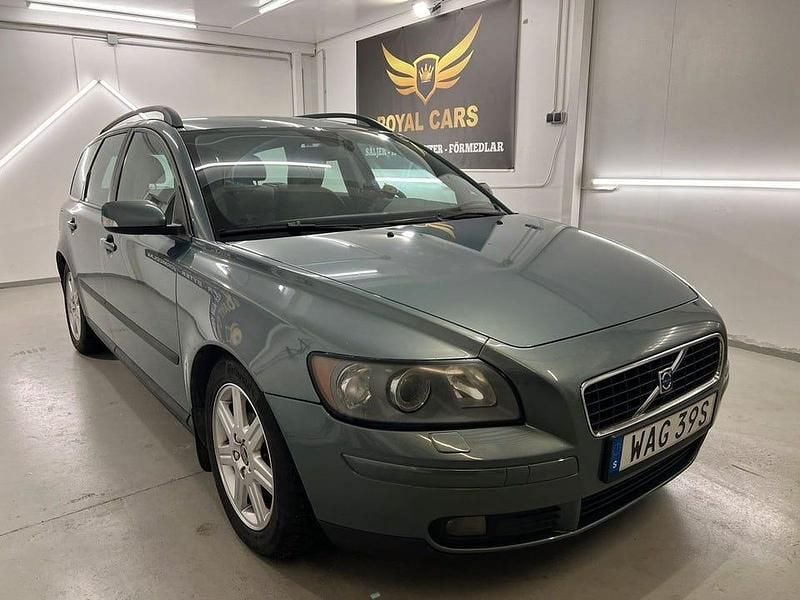 Begagnad Volvo V50 140 HK (102 kW) 2005 Grön Kombi