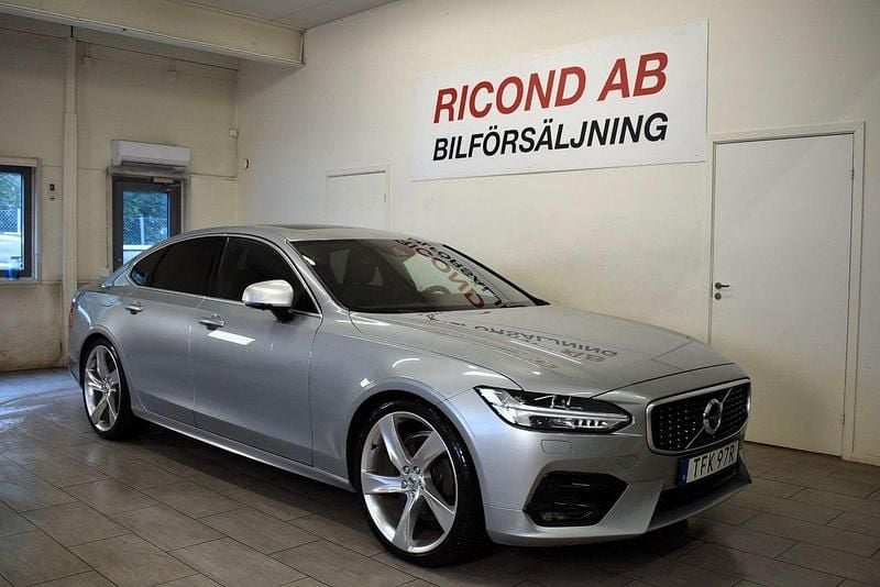 Silver Begagnad 2019 Volvo S90 R-Design Sedan | 319 900 kr (Marknadspris) - Bild 1/4