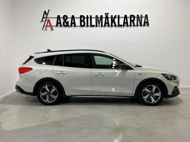 Begagnad Ford Focus Active 125 HK (91 kW) 2019 Vit Kombi